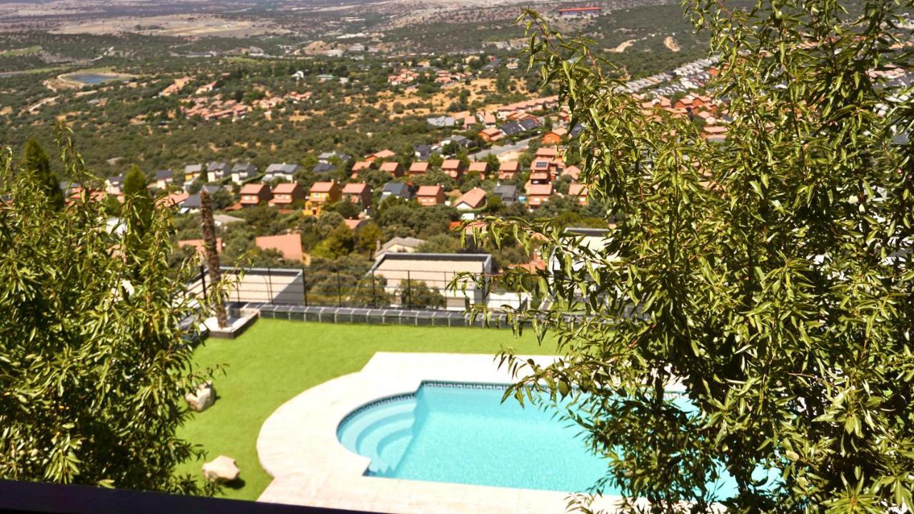 Villa Los Angeles El Espinar Exteriör bild